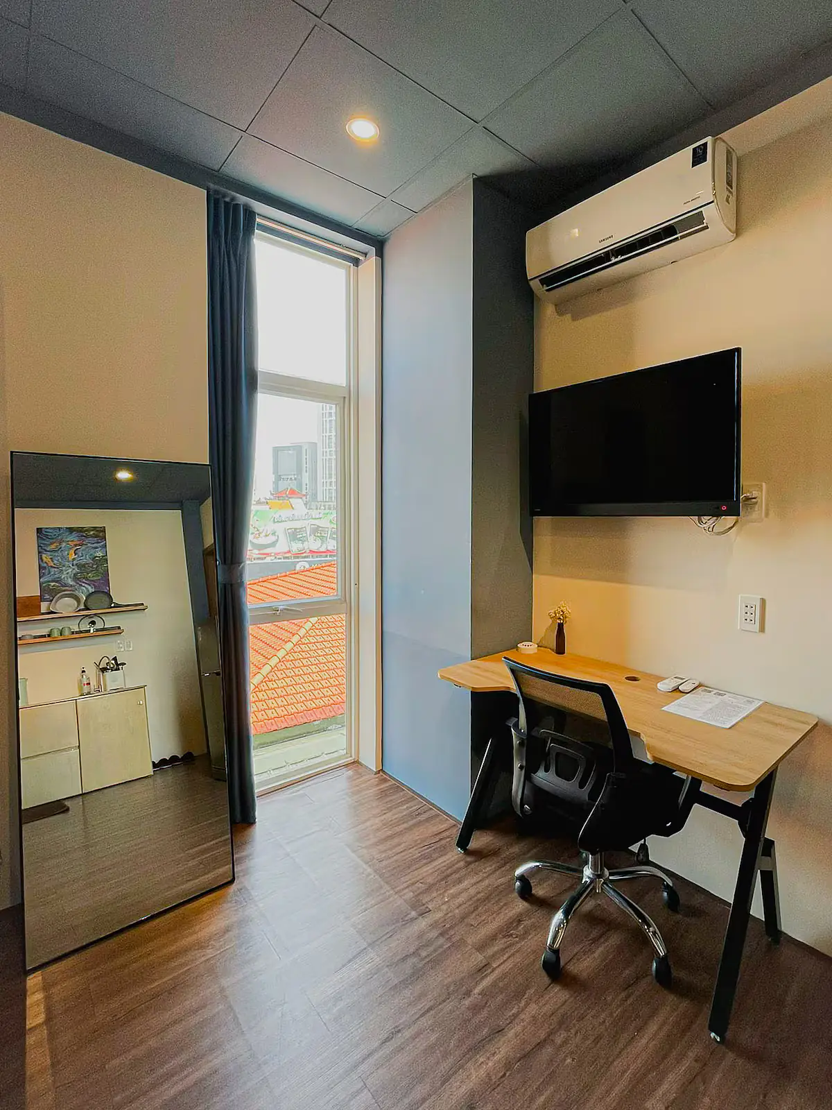 Studio near Airport & Center | Fast WiFi + Laundry