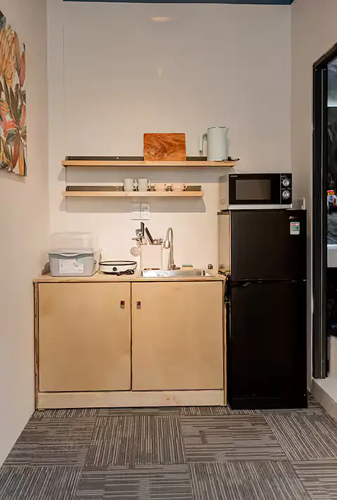 Studio near Airpt & Center| Fast Wifi Free laundry - 3