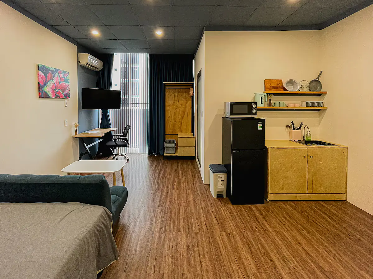 Apt w Kitchen Fast Internet |near Airport & center