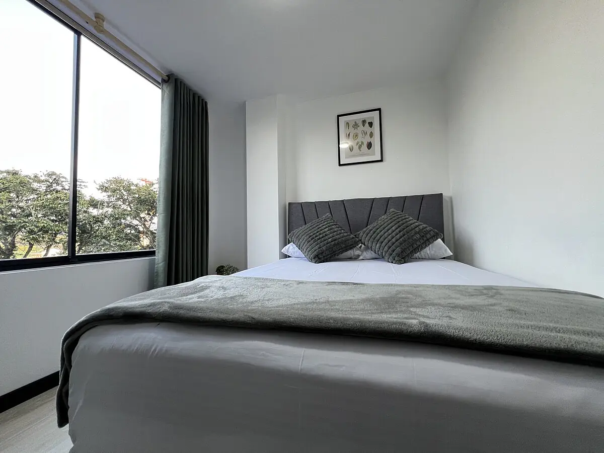 Botanical Garden Apartment N - 21