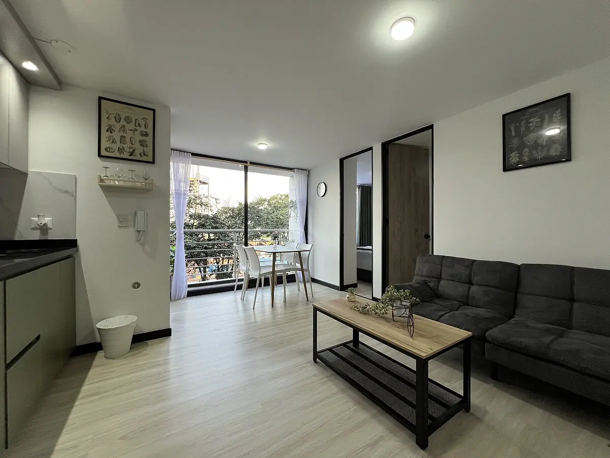 Botanical Garden Apartment N - 5