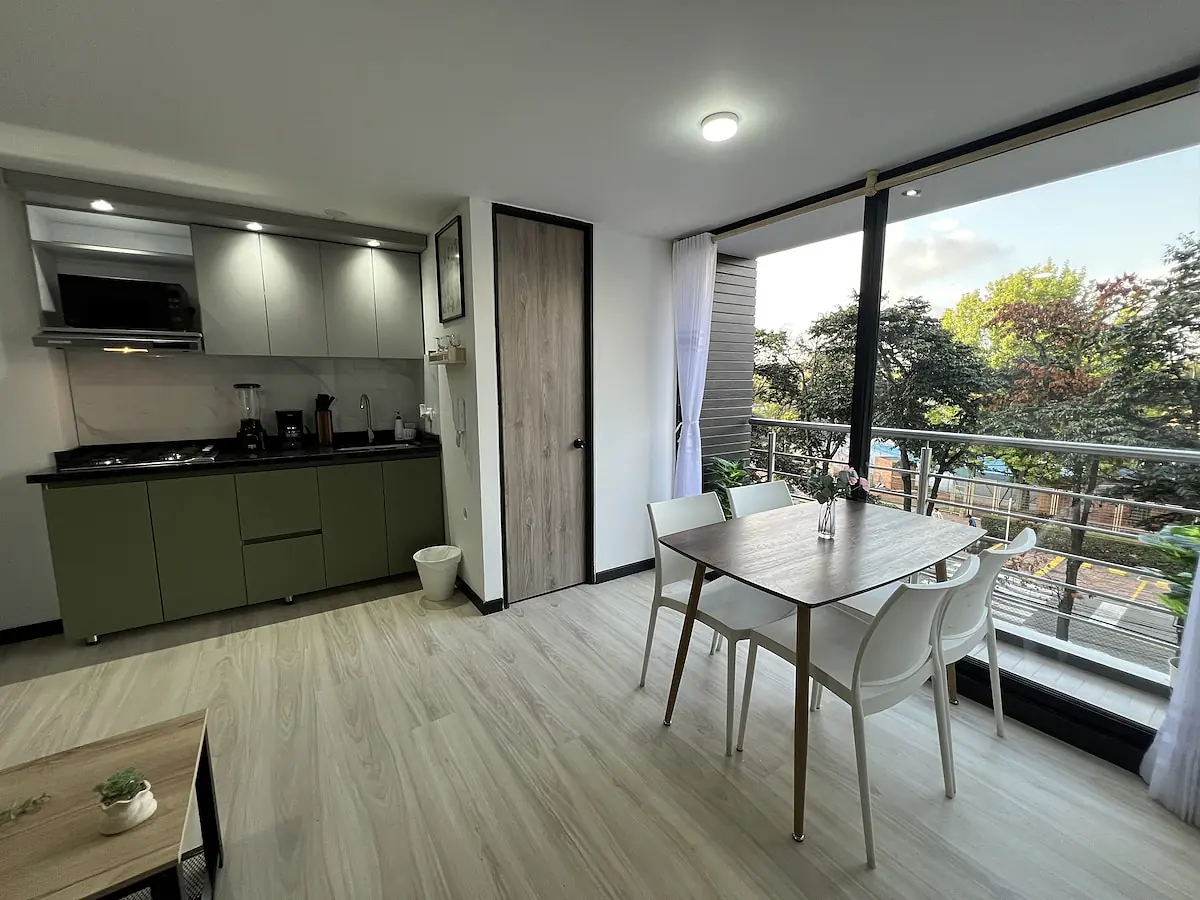 Botanical Garden Apartment N - 13