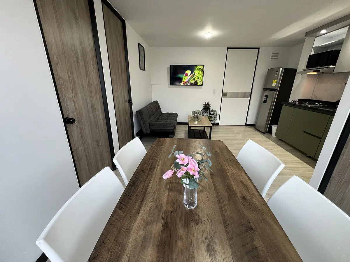 Botanical Garden Apartment N - 19