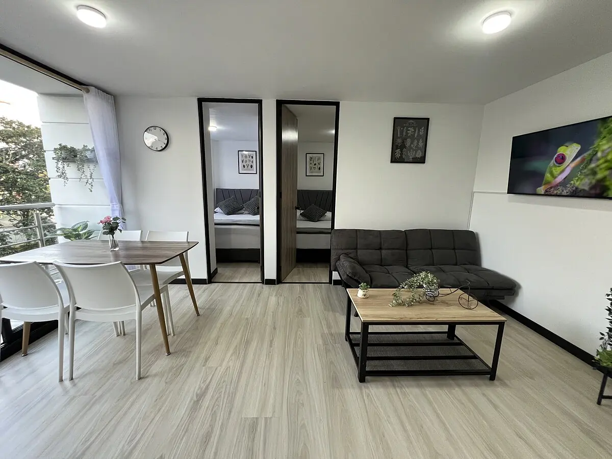 Botanical Garden Apartment N - 4