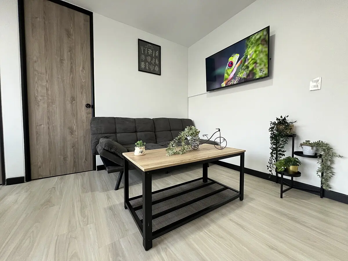 Botanical Garden Apartment N - 6