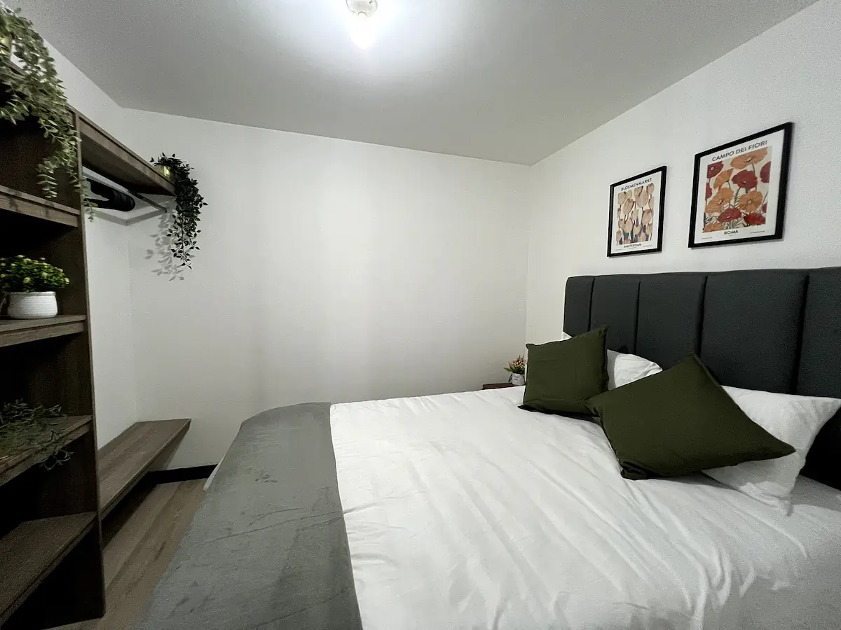 Botanical Garden Apartment I - 23