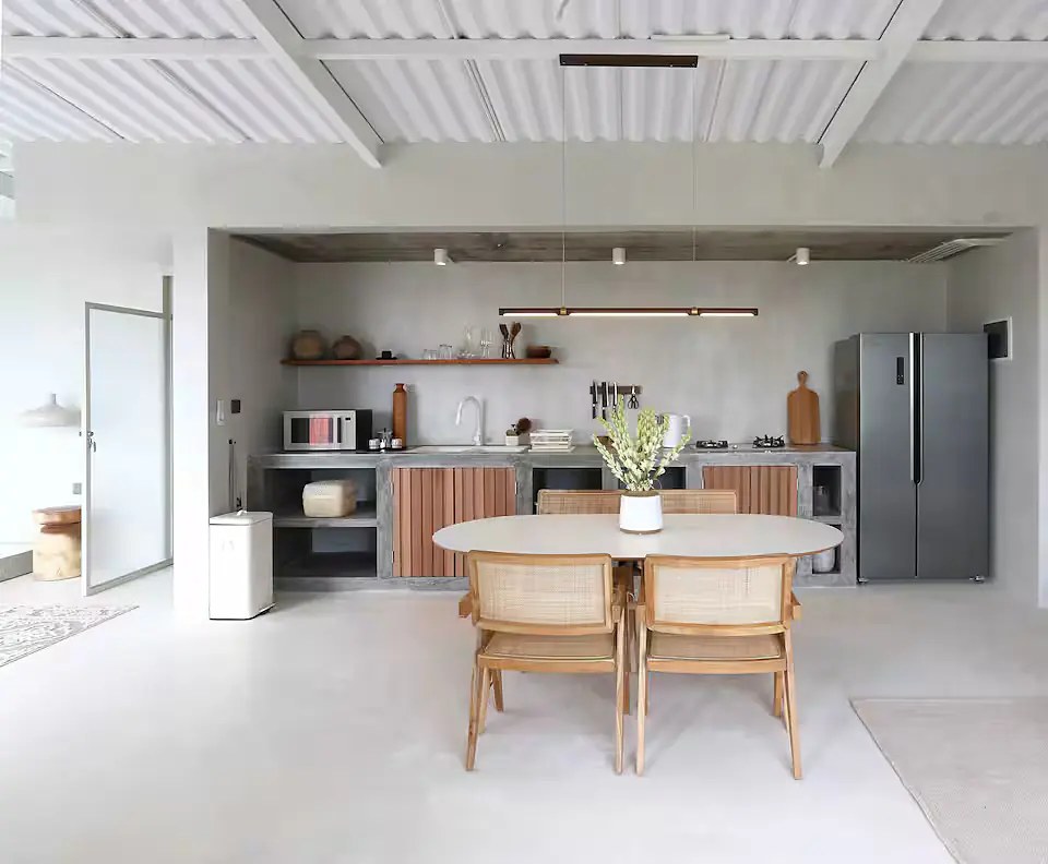 Artistic Loft in center of Canggu, with balcony - 2