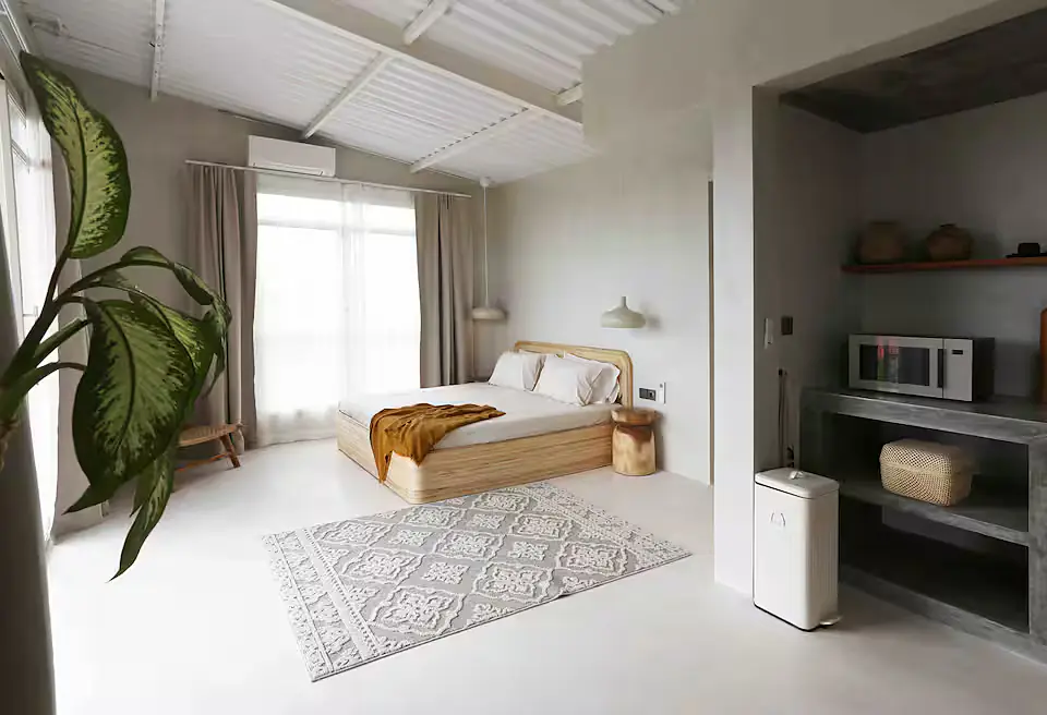 Artistic Loft in center of Canggu, with balcony - 4